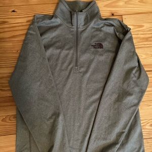 North Face Zip Up (L)